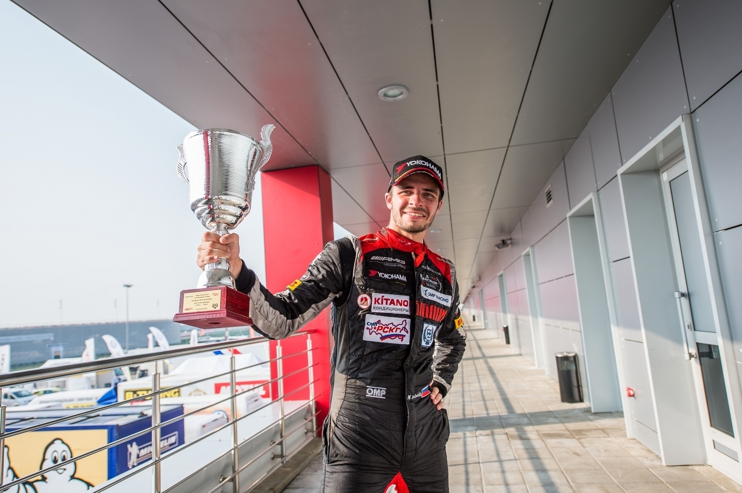 Михаил Лобода, экипаж 20, DK Racing, автомобиль Ligier JS 51 Состав экипажа: Михаил Даев, основатель компании DK Racing @dkracing.ru Евгений Ружейников, директор по маркетингу DK Racing, двукратный чемпион серии RDS Михаил Лобода, многократный чемпион картинговых и кольцевых гонок
Ligier JS 51 -
Французский прототип в ливрее DK Racing Team развивает 280 л.с. Двигатель: Honda Mugen 2.0, система i-VTEC с прямым впрыском адреналина. Вес - 600 кг.
КПП: 6-ступенчатая секвенталка Sadev.
Лучшее время на прошлом REC: 1:43.5 